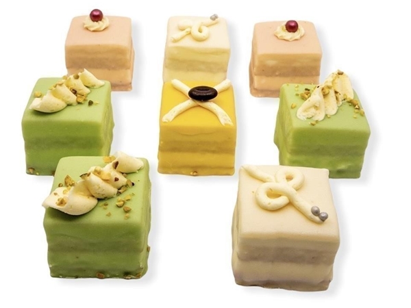 Petit Fours deluxe